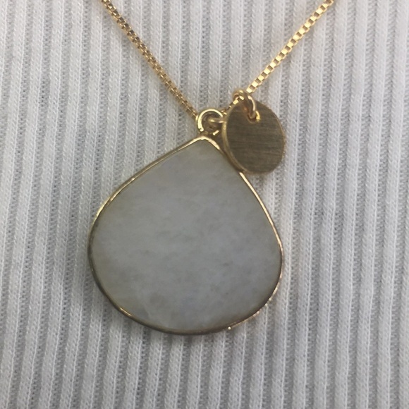 ATHENA’S Designs moonstone tear drop + mini disc gold plated 18" - Picture 3 of 5